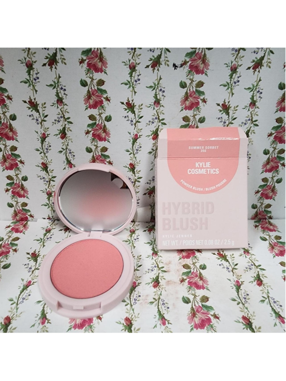 Kylie Cosmetics Summer Sorbet Hybrid Blush in shade 04
#kylie #blush